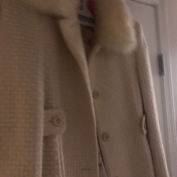 Thick wool coat with fur trim - Picture 2 of 3